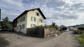 Дом на одну семью для продажи в Куррендлин, Швейцария Дом на одну семью для продажи в Куррендлин, Швейцария